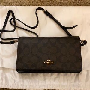 BNWT Coach Mini Wallet Crossbody